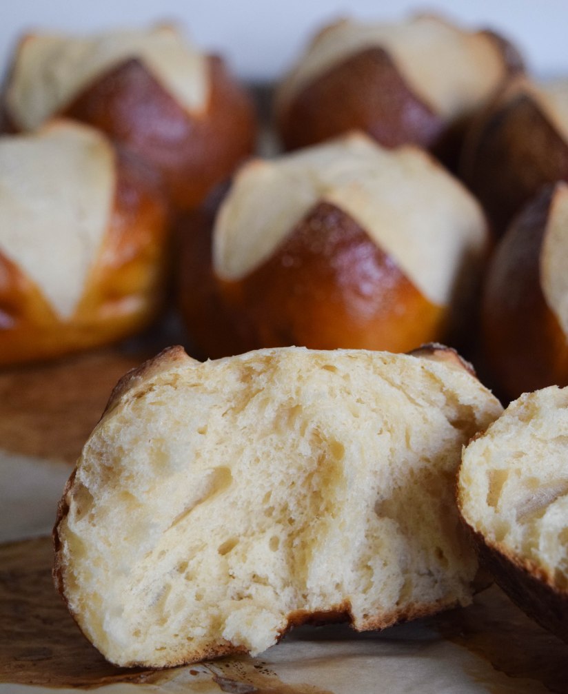 Pretzel Buns with Pulled Pork-1-9