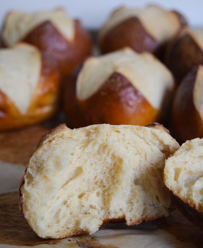 Pretzel Buns with Pulled Pork-1-9