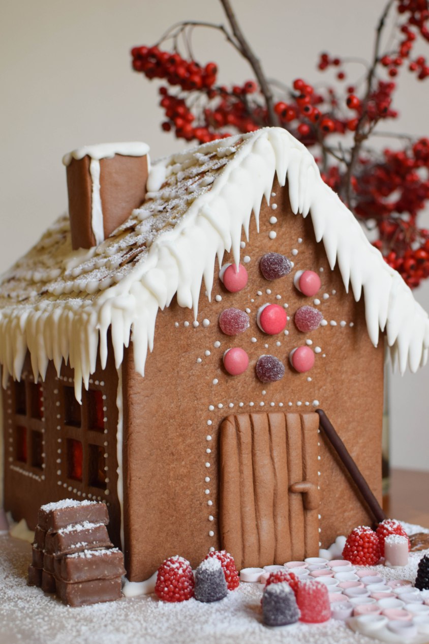 Gingerbread House - abagofflour.com