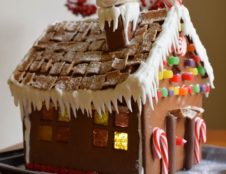 Gingerbread House | abagofflour.com