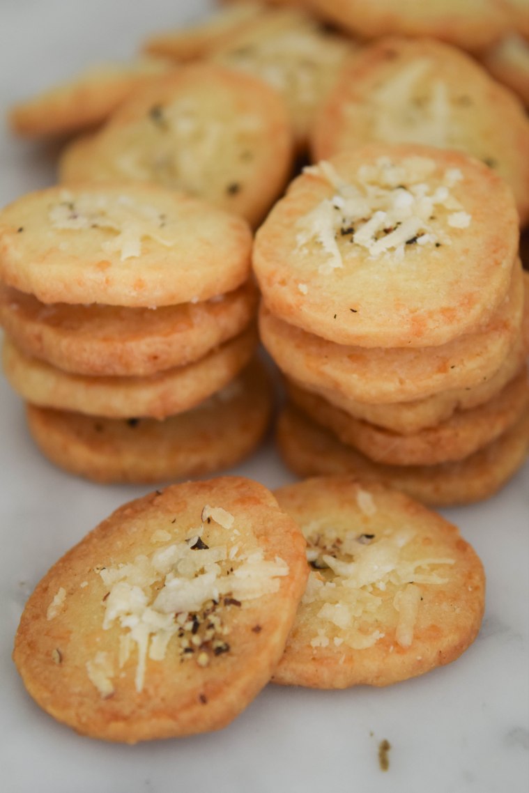 Homemade Parmesan Crackers | abagofflour.com