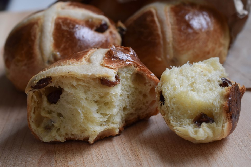 Hot Cross Buns | abagofflour.com